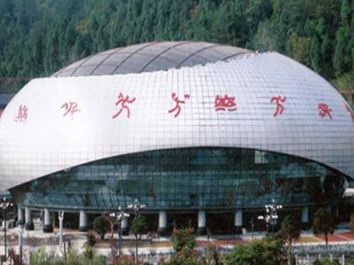义乌体育中心球形网架加工安装